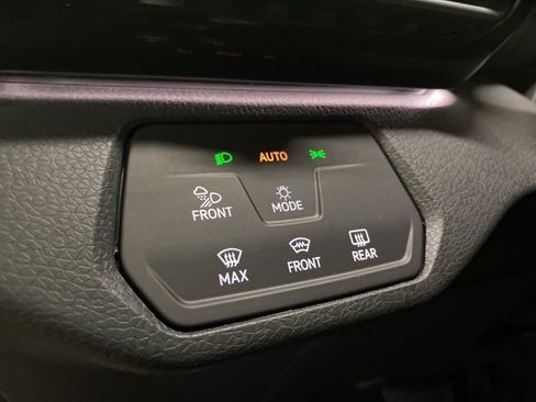 Used 2023 Volkswagen ID.4 Pro S image 29