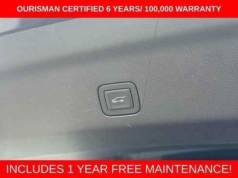Used 2025 Chevrolet Suburban Premier AWD/4WD image 16