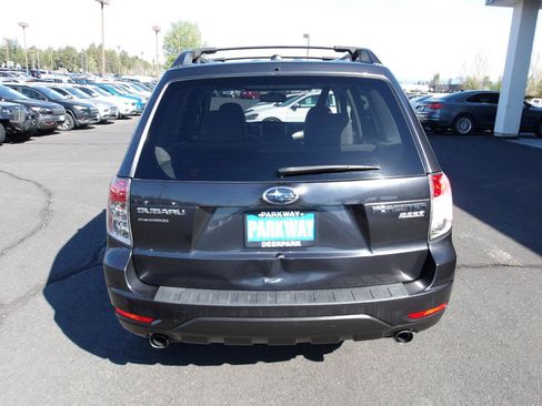 Used 2013 Subaru Forester 2.5X Premium w/ Popular Pkg 2 AWD/4WD image 4