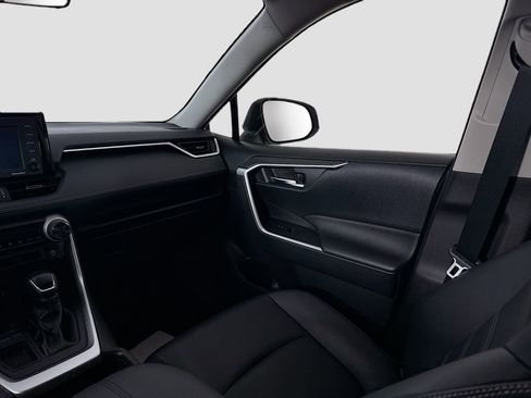 Certified 2020 Toyota RAV4 XLE Premium image 16