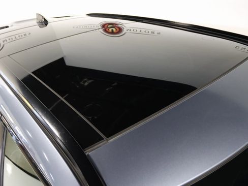 Used 2020 Land Rover Range Rover Velar R-Dynamic S image 9