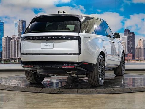 Used 2025 Land Rover Range Rover SE image 8
