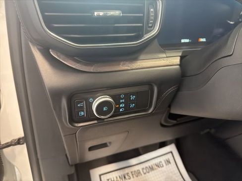 Used 2022 Ford Explorer Platinum w/ Technology Package AWD/4WD image 25