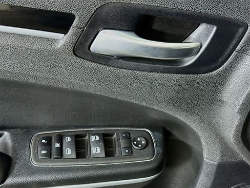 Used 2023 Chrysler 300 S image 26
