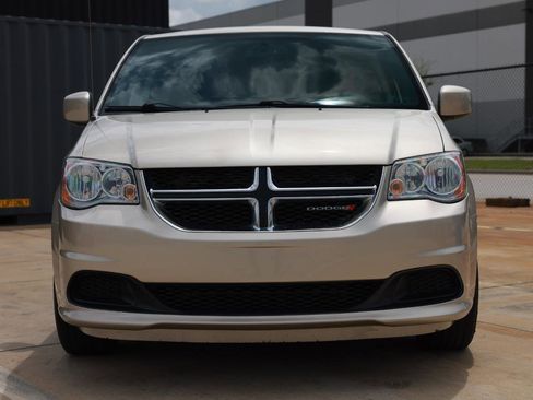 Used 2015 Dodge Grand Caravan SE FWD image 17
