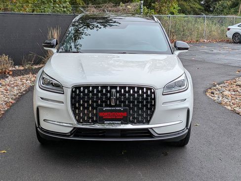 Used 2023 Lincoln Corsair Reserve w/ Equipment Group 201A image 9