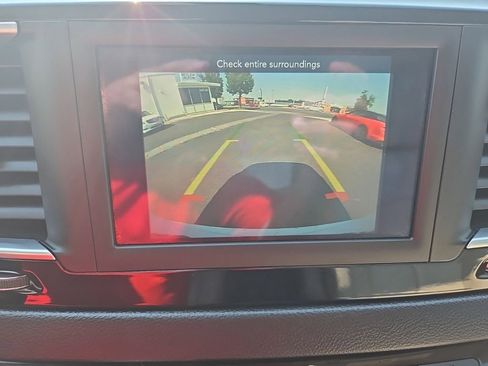 Used 2021 Chrysler Voyager Lxi image 21