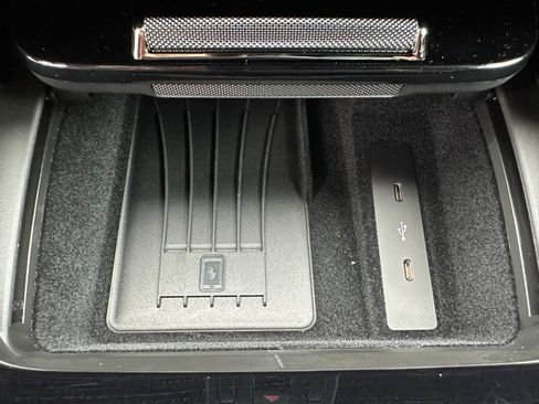 Certified 2025 Porsche Cayenne GTS AWD/4WD image 34