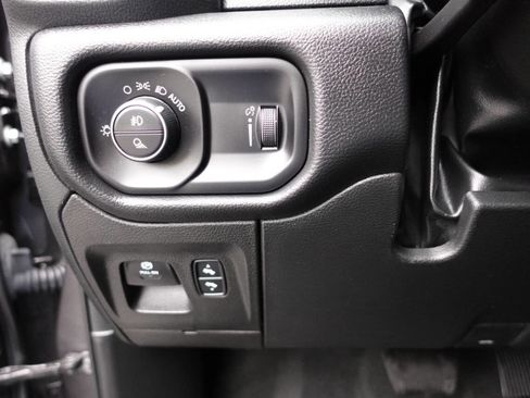 Used 2022 RAM 1500 Big Horn AWD/4WD image 55