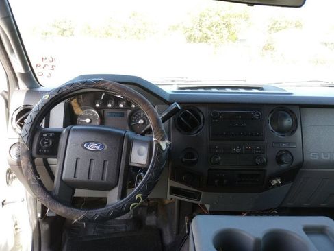 Used 2011 Ford F350 XL w/ Camper Pkg image 20