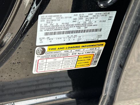 Used 2025 Ford Expedition Active AWD/4WD image 42