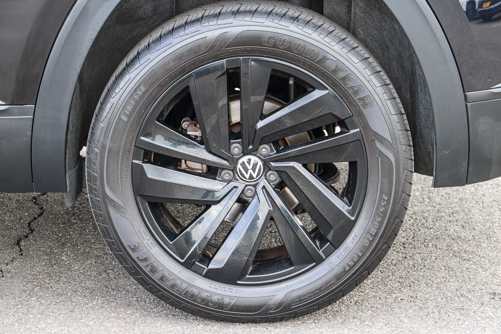 Used 2023 Volkswagen Atlas Cross Sport SE w/ Black Wheel Package FWD image 12