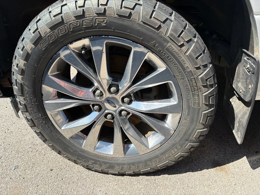 Used 2017 Ford F150 XLT w/ Equipment Group 302A Luxury AWD/4WD image 8