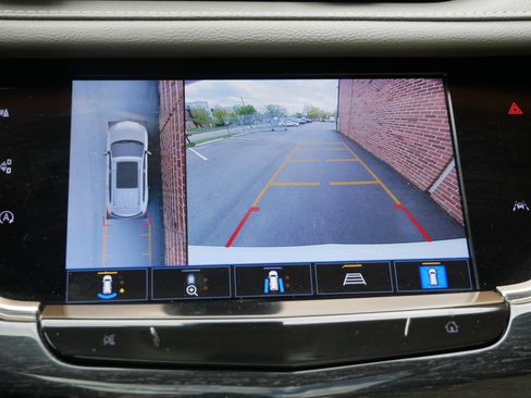 Used 2022 Cadillac XT6 Premium Luxury w/ Technology Package AWD/4WD image 18