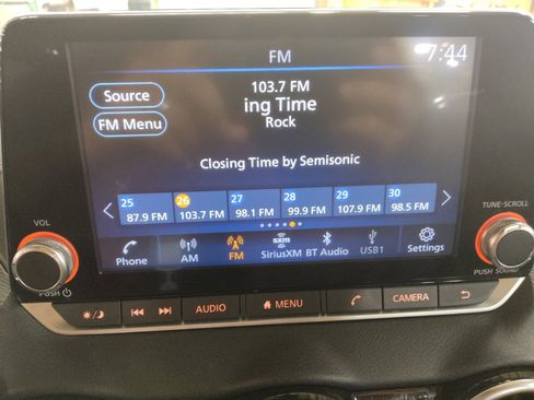 Used 2025 Nissan Sentra SV FWD image 25