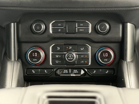 Used 2021 Chevrolet Suburban LT AWD/4WD image 15