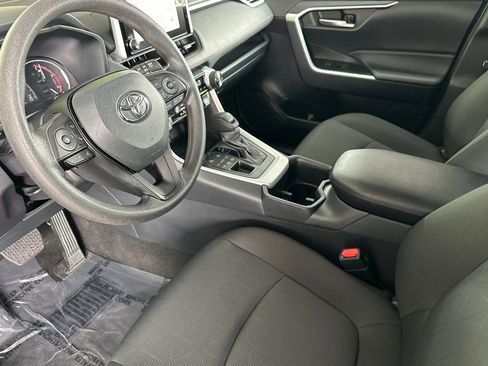 Used 2025 Toyota RAV4 XLE AWD/4WD image 11