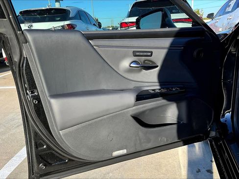 New 2025 Lexus ES 350 w/ Premium Package image 10