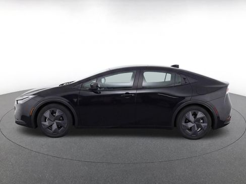 Used 2025 Toyota Prius LE FWD image 4