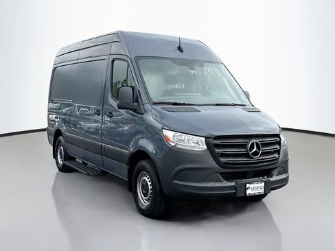 Used 2019 Mercedes-Benz Sprinter 144 image 4