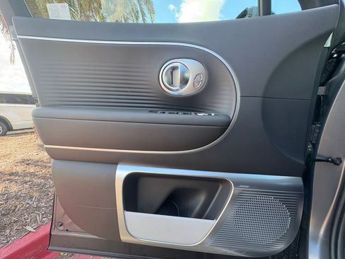 New 2026 Hyundai Ioniq 9 Limited image 15