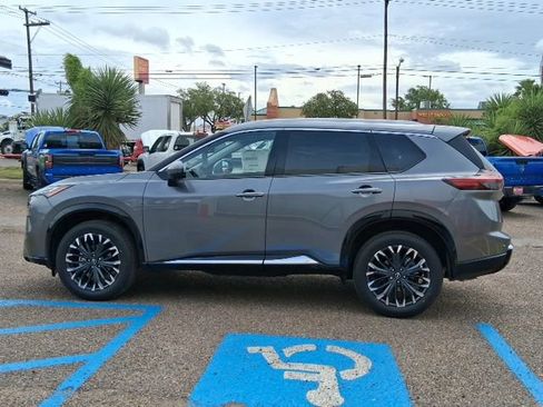 New 2026 Nissan Rogue Platinum AWD/4WD image 3