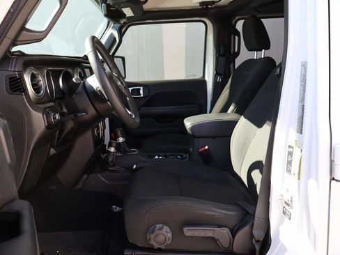 Used 2023 Jeep Gladiator Overland image 8