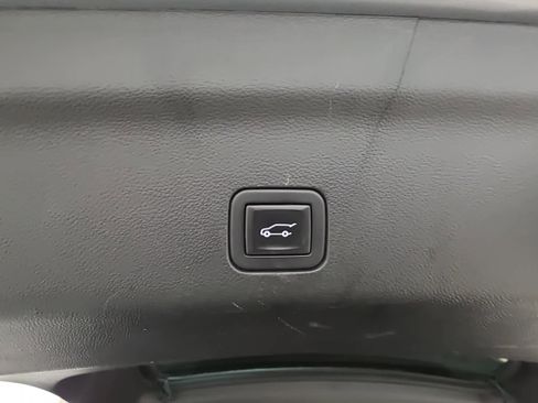 Certified 2023 Chevrolet Suburban LT image 11