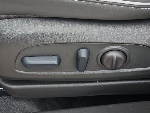 Used 2025 Buick Encore GX Avenir w/ Avenir Technology Package FWD image 26