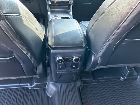 Used 2024 Ford Explorer Limited w/ Limited Technology Package AWD/4WD image 36
