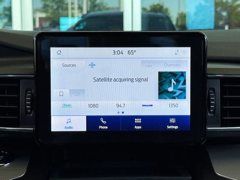 Used 2020 Ford Explorer XLT w/ Equipment Group 202A AWD/4WD image 19