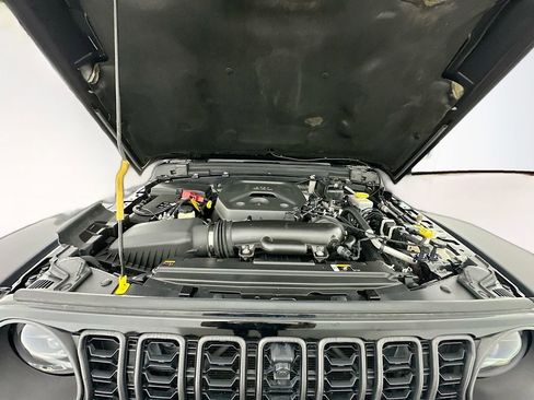 Used 2024 Jeep Wrangler Unlimited Rubicon w/ XTREMEE 35" Tire Package AWD/4WD image 32
