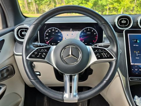 Used 2024 Mercedes-Benz GLC 300 4MATIC image 13
