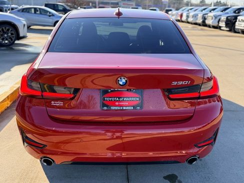 Used 2020 BMW 330i Sedan w/ Convenience Package image 4