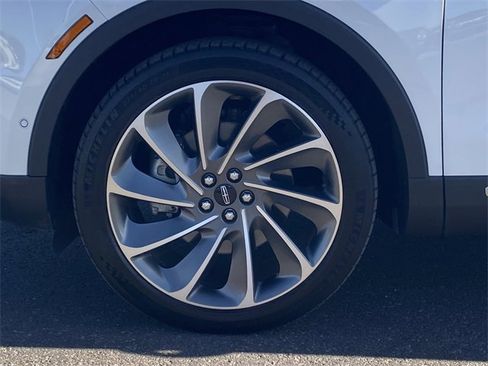 Used 2020 Lincoln Nautilus Reserve w/ Equipment Group 202A image 32