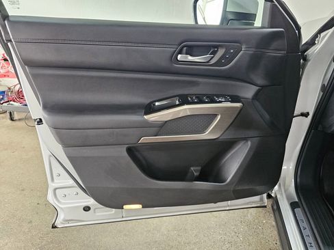 Used 2022 Nissan Pathfinder Platinum w/ Cargo Package image 21