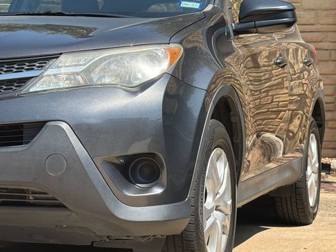 Used 2015 Toyota RAV4 LE FWD image 2