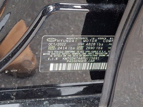 Certified 2023 Genesis G70 2.0T w/ Sport Prestige Package image 27