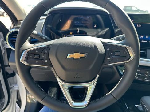 New 2026 Chevrolet Trax LT w/ LT Convenience Package FWD image 21