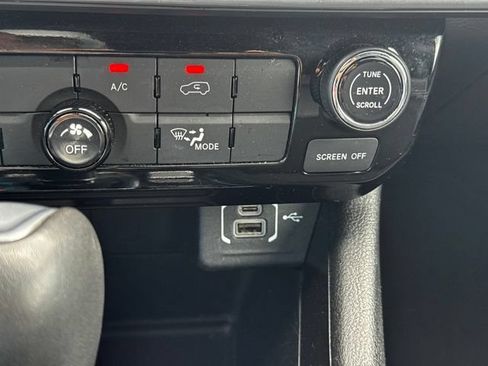 Certified 2024 Jeep Compass Latitude AWD/4WD image 34