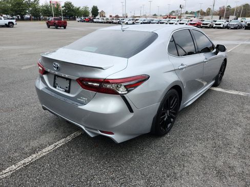 Used 2022 Toyota Camry XSE image 3