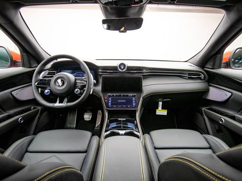 New 2026 Maserati Grecale Modena image 11