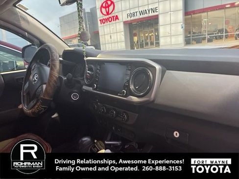 Used 2020 Toyota Tacoma SR5 w/ Technology Package image 8
