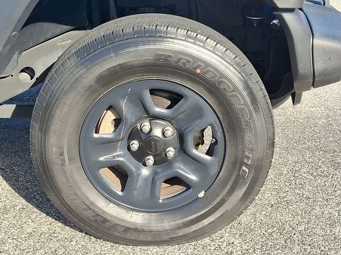 Used 2020 Jeep Wrangler Sport image 8