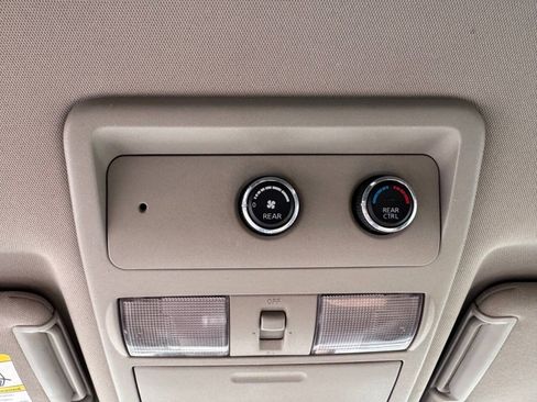 Used 2012 Nissan Pathfinder Silver RWD image 28