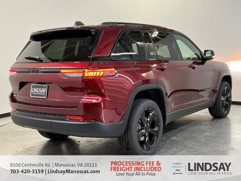 New 2025 Jeep Grand Cherokee Altitude AWD/4WD image 4