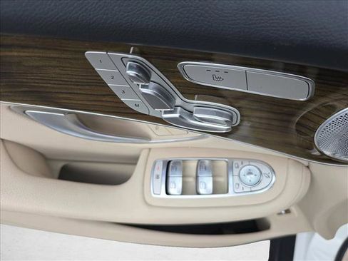 Used 2021 Mercedes-Benz GLC 300 4MATIC image 27