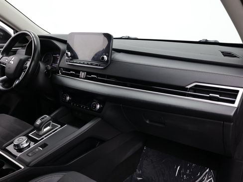 Used 2022 Mitsubishi Outlander SE FWD image 42