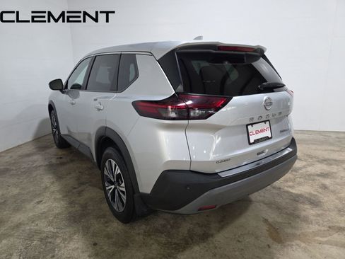 Used 2022 Nissan Rogue SV image 8