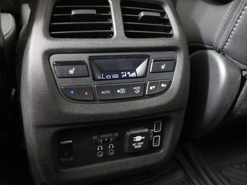 Used 2019 Honda Pilot Touring image 29